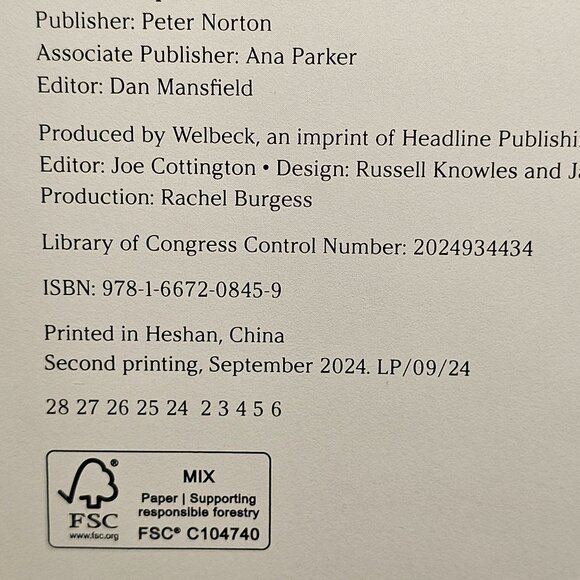 Taylor Swift "The Stories Behind The Songs" By Annie Zaleski Hardcover Book - Picture 8 of 10